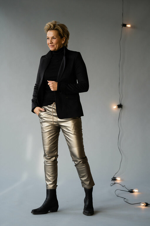 Langarmshirt mit Rollkragen “TINSLEY” (HL03) / Sportlicher Blazer “LEYA” black (ER07) / Lederimitat Hose “NINA” (H04)