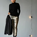 Langarmshirt mit Rollkragen “TINSLEY” (HL03) / Sportlicher Blazer “LEYA” black (ER07) / Lederimitat Hose “NINA” (H04)