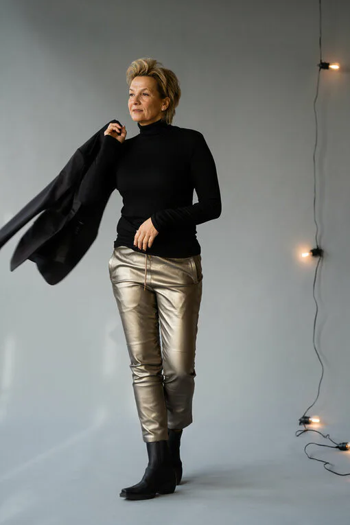 Langarmshirt mit Rollkragen “TINSLEY” (HL03) / Sportlicher Blazer “LEYA” black (ER07) / Lederimitat Hose “NINA” (H04)