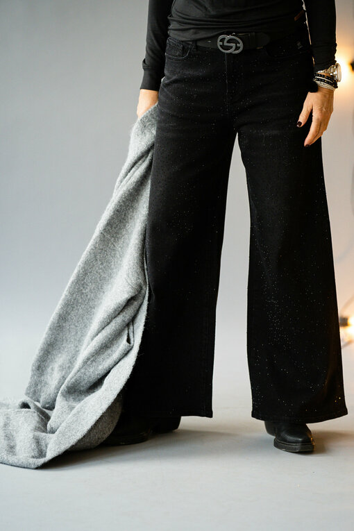 Funkelnde Jeans “KALEA SPARKLE” black (ER75)/ FRAUENSACHE – Gürtelschließen (AC01) / UmjuBELT – Ledergürtel ohne Schließe (UJ01)