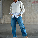 Cropped Sweater “ALICIA” soft white melee (10D46)/ Jeans “YOANA” – steel blue (ER28)