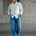 Cropped Sweater “ALICIA” soft white melee (10D46)/ Jeans “YOANA” – steel blue (ER28)