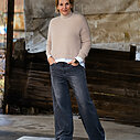 Jeans “KALEA” – dynamic black (ER72) / Kuscheliger Strickpullover “FRANCIS” sand (GW208)