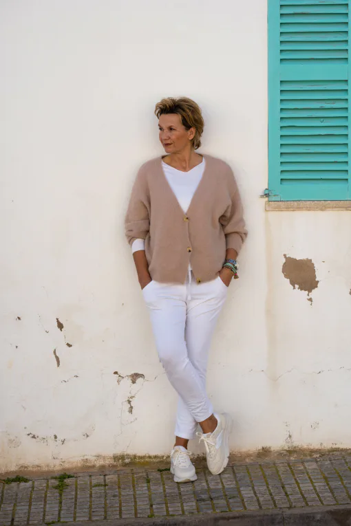 Strickcardigan “BIANKA” taupe (GW216) / Joggerhose “PRISKA” (FJ)