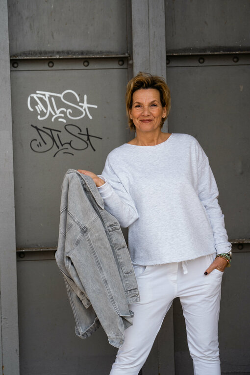 Kuscheliger Sweater “INU” (GW35) / Joggerhose “PRISKA” (FJ)