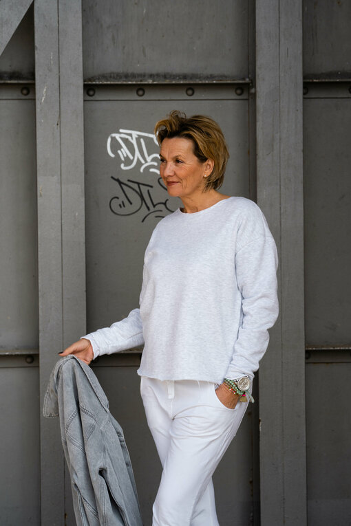 Kuscheliger Sweater “INU” (GW35) / Joggerhose “PRISKA” (FJ)