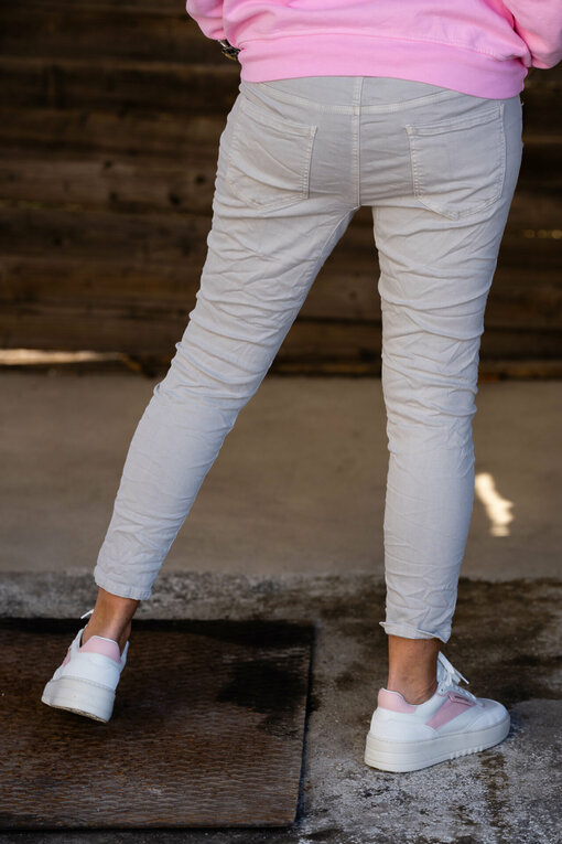 Jeans “CINZIA DESTROYED” hellgrau (H35) / Low Top Sneaker “CLARA” – white/rose (CPH28)