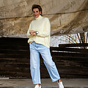 Kuscheliger Strickpullover “FRANCIS” pastell gelb (GW208)  Coole O-Shape Jeans “MALOU” (H55)