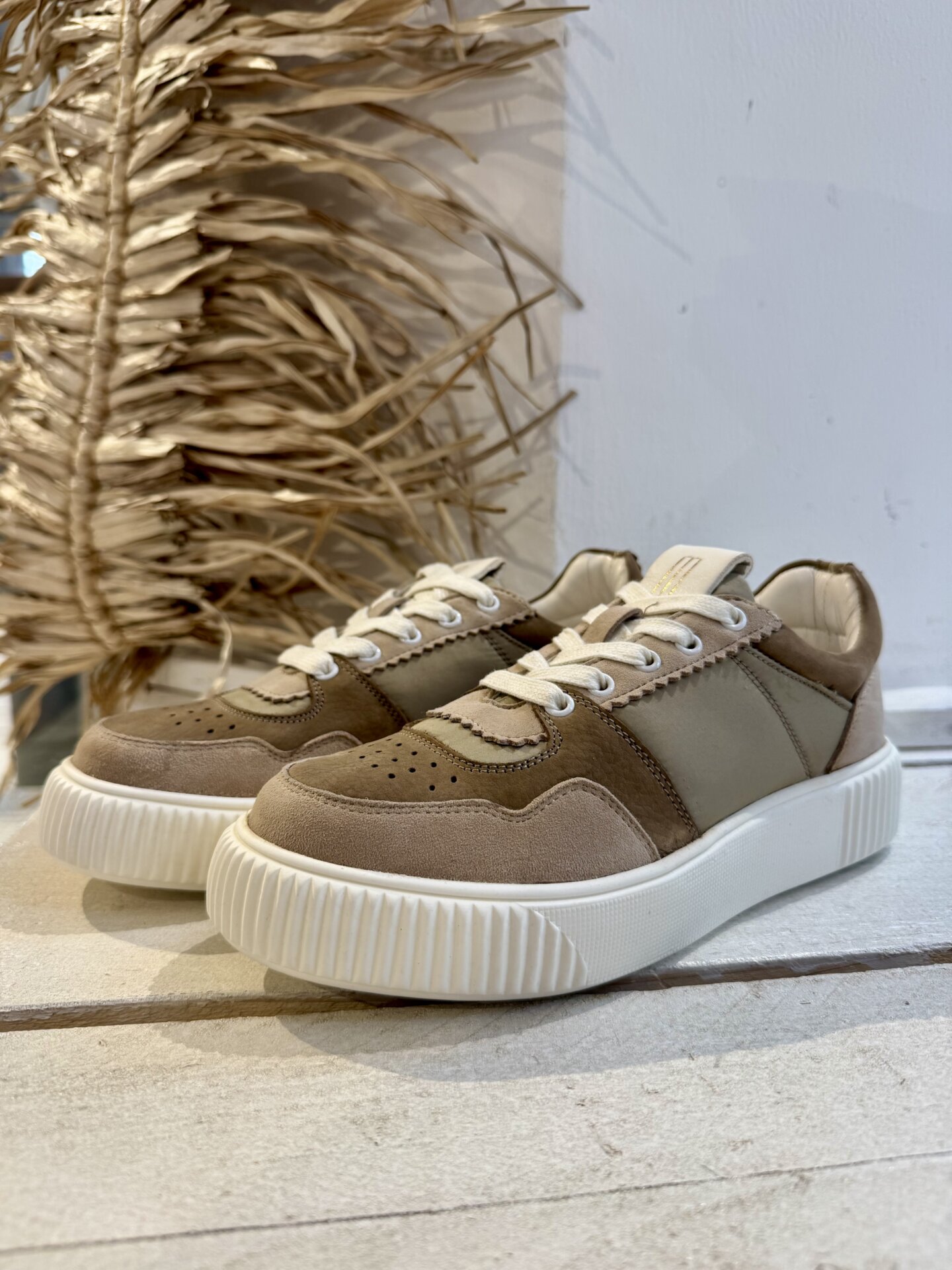 Sneaker “MAURA” taupe (CR02)