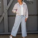 Cooles Shirt “IMKE” wollweiß (BA57) / Culotte-Joggerhose “PRIA” hellgrau (H40) / / Trendige Kurzjacke “VIOLA” light grey (GW28)