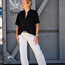 Shirt “AMBER” laundry black (ER27)/ Hose “ISABELLA” beton (ER91)