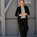 Stretchiger Kurzblazer “SISSI” schwarz (B04)/Gestreiftes Shirt “HAILEY” (10D83)/Culotte-Hose “ANITA” schwarz(H12)