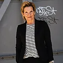 Stretchiger Kurzblazer “SISSI” schwarz (B04)/Gestreiftes Shirt “HAILEY” (10D83)
