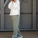Cooler Hoodie “MARYANA” offwhite (HL17)/Soft Touch Hose “STEPHANIE” khaki (H33)
