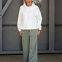 Cooler Hoodie “MARYANA” offwhite (HL17)/Soft Touch Hose “STEPHANIE” khaki (H33)