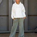 Cooler Hoodie “MARYANA” offwhite (HL17)/Soft Touch Hose “STEPHANIE” khaki (H33)