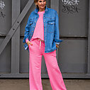 Trendige Streifenhose “LILO” neon pink/mauve (H14) / Trendiges Streifenshirt “SABINA” neon pink/mauve (GW03) /Lässiges Jeanshemd “VERONIQUE” (GW09)