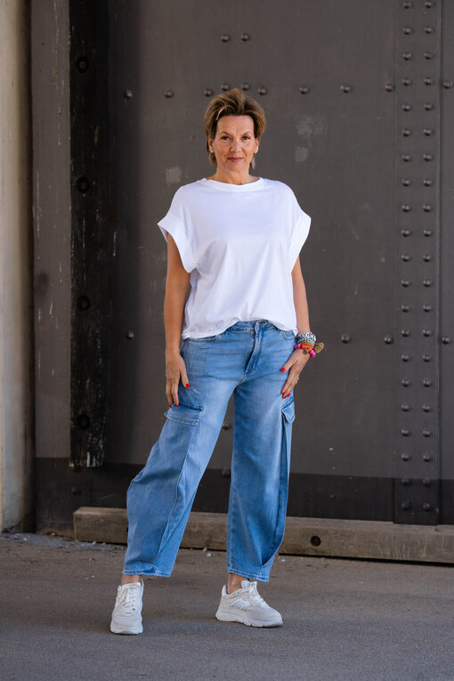 O-Shape Jeans “MASIE” – process blue (ER34) / Shirt “MARION” white (10D33)
