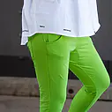 Joggerhose “PRISKA” apfelgrün (FJ)/10DAYS – Pique Bluse “ANIKE” (10D74)