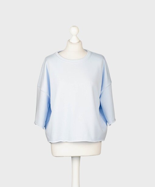 Kurzarm Sweater “NOOR” hellblau (GW26)