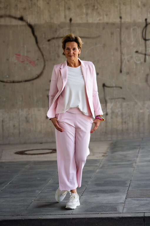 Kurzblazer “SISSI” – rosa (B04) / Culotte-Hose “ANITA”- rosa (H12)