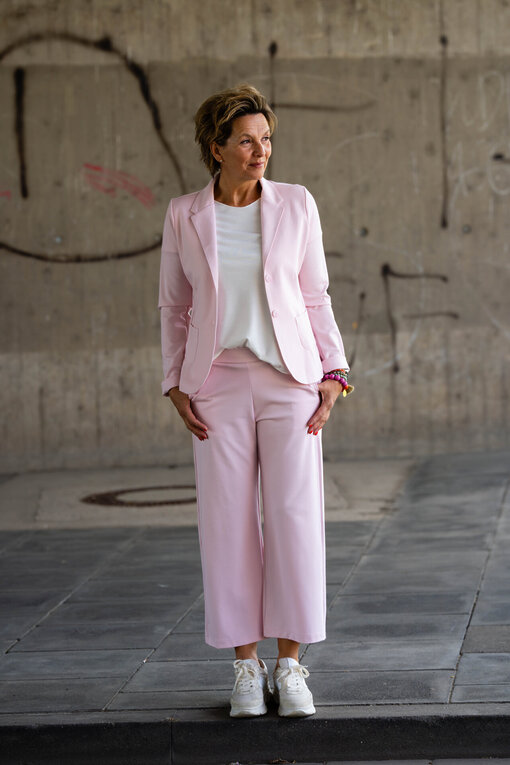 Kurzblazer “SISSI” – rosa (B04) / Culotte-Hose “ANITA”- rosa (H12)
