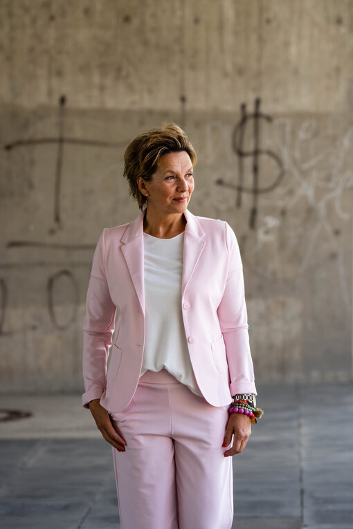 Kurzblazer “SISSI” – rosa (B04) / Culotte-Hose “ANITA”- rosa (H12)