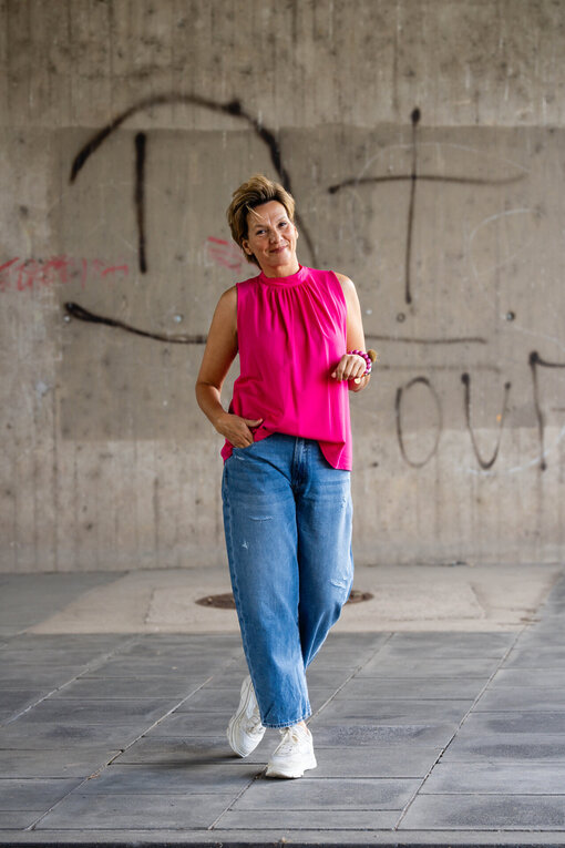 Leichte Bluse “PHILIPPA” (BA17) / Jeans “YOANA” – steel blue (ER28)