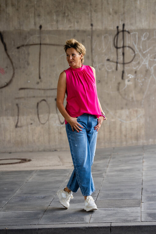 Leichte Bluse “PHILIPPA” (BA17) / Jeans “YOANA” – steel blue (ER28)
