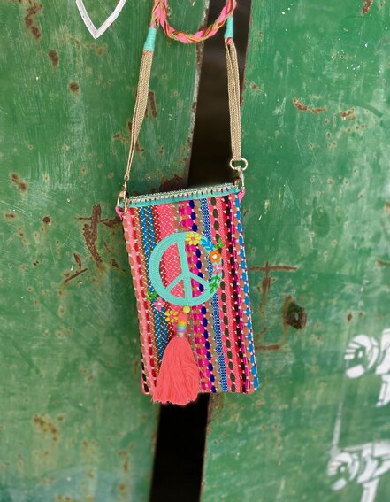 NOI - Farbenfrohe Handytasche "PEACE 24" (NOI15)