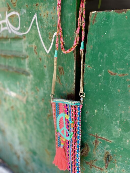 Farbenfrohe Handytasche “PEACE 24” (NOI15)