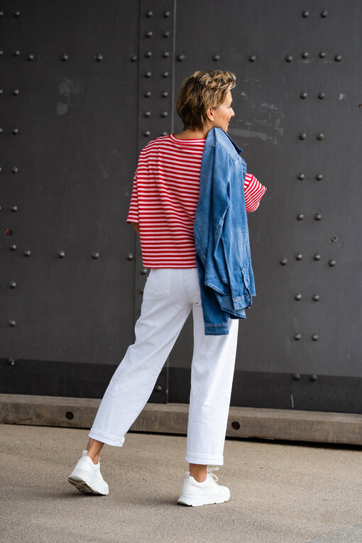 Kurzarm Streifensweater “MICAELA” rosa/rot (GW10) / O-Shape Jeans “VIRGINIA” (H51) / Sommer Denim Bluse “REGNA” (GW21)