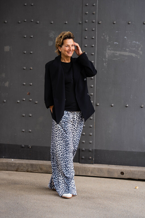 Oversized Blazer “VALERIE” black (10D29) / Weite Leo Hose “CHARLIE” (H13)