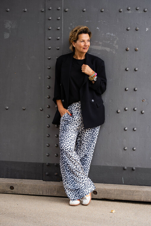Oversized Blazer “VALERIE” black (10D29) / Weite Leo Hose “CHARLIE” (H13)