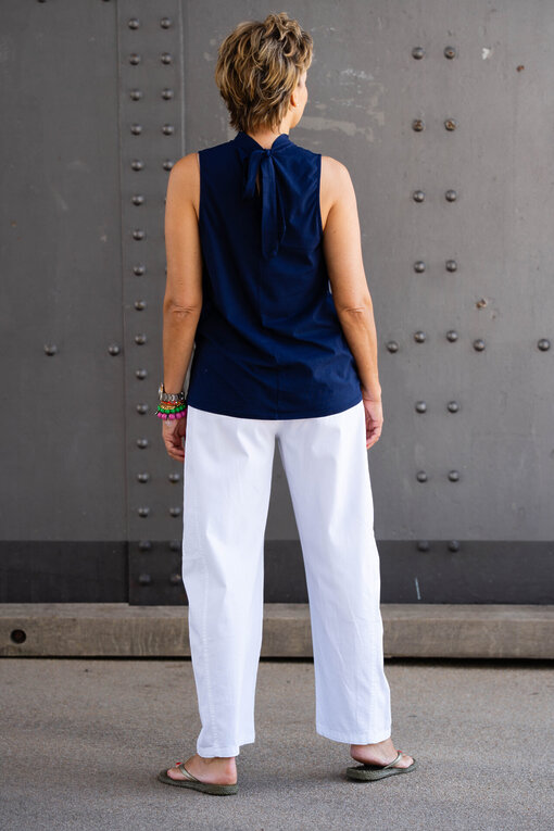 Leichte Bluse “PHILIPPA” dunkelblau (BA17) / Sommer Hose “OLYMPIA” weiß (H24)