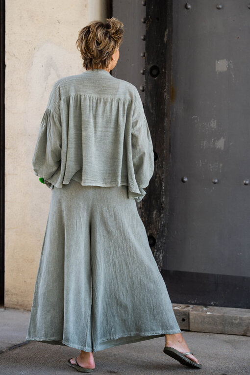 Lockere Sommerbluse “RAQUEL” khaki (GW86)/Weite Sommerhose “GALINA” (H52)