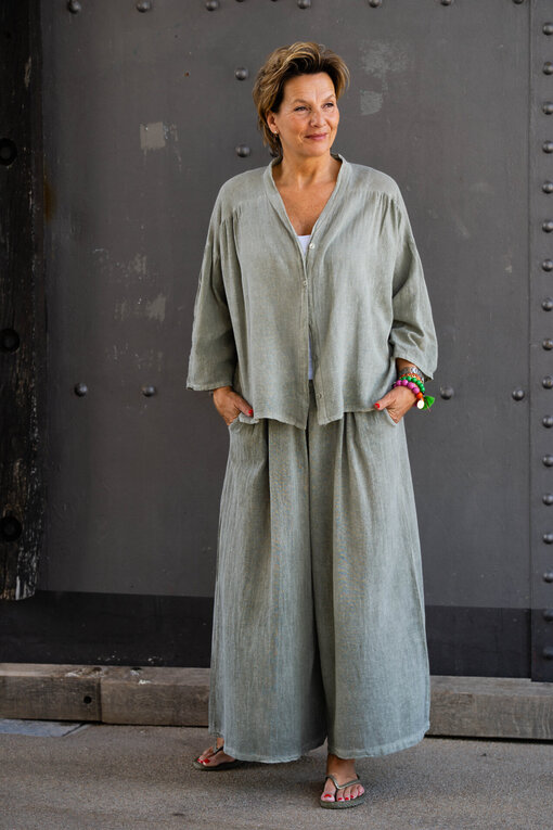 Lockere Sommerbluse “RAQUEL” khaki (GW86)/Weite Sommerhose “GALINA” (H52)