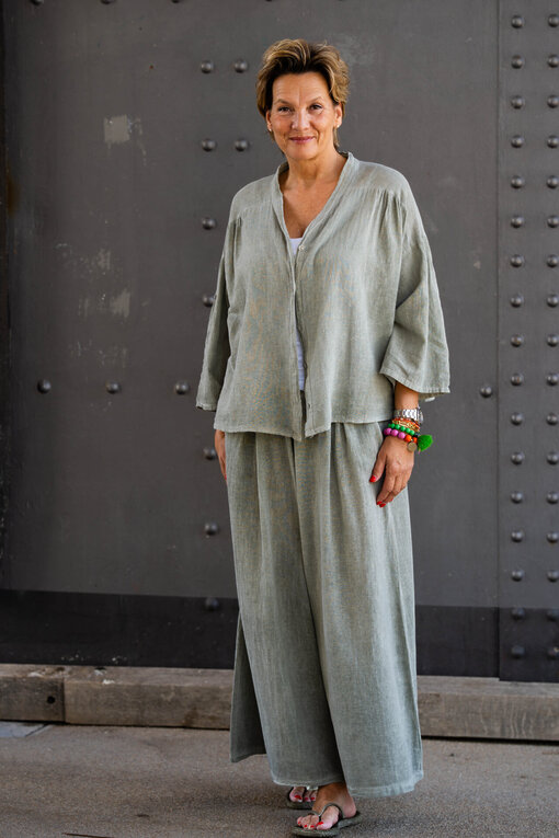 Lockere Sommerbluse “RAQUEL” khaki (GW86)/Weite Sommerhose “GALINA” (H52)