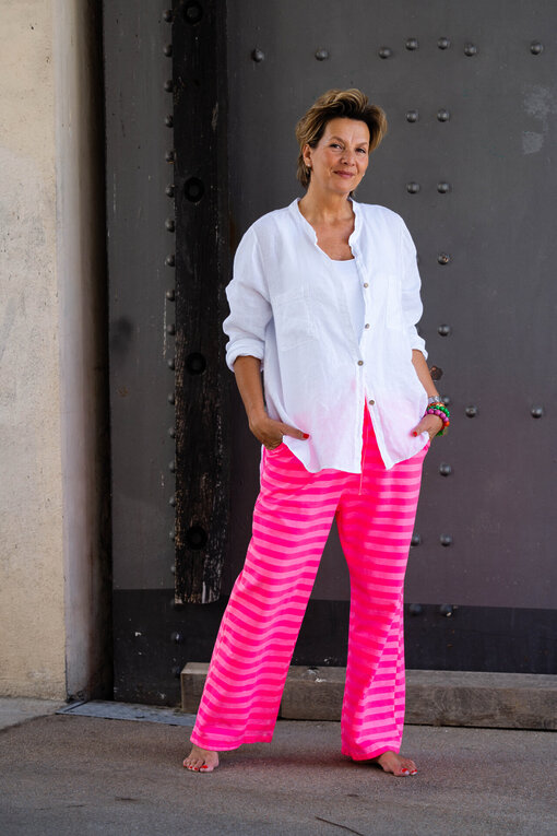 Trendige Streifenhose “FRAUKE” (H10) / Basic Top “NYALA” (BA42) / Leinenbluse “SABALENA” (GW74)