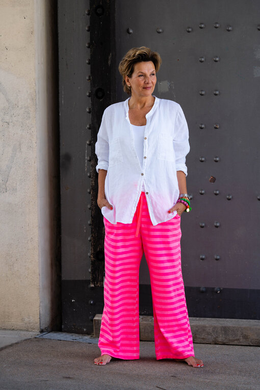 Trendige Streifenhose “FRAUKE” (H10) / Basic Top “NYALA” (BA42) / Leinenbluse “SABALENA” (GW74)