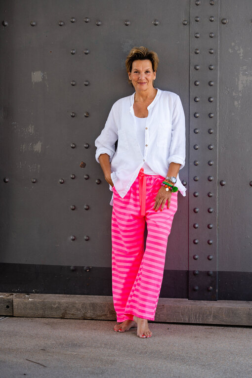 Trendige Streifenhose “FRAUKE” (H10) / Basic Top “NYALA” (BA42) / Leinenbluse “SABALENA” (GW74)