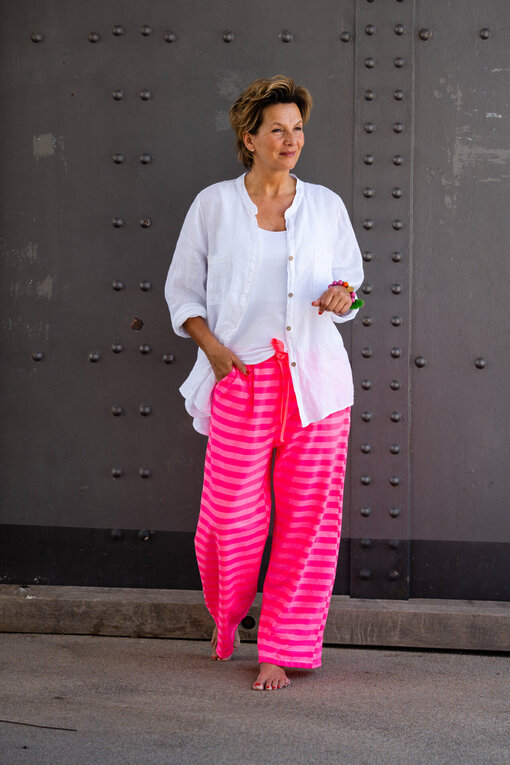 Trendige Streifenhose “FRAUKE” (H10) / Basic Top “NYALA” (BA42) / Leinenbluse “SABALENA” (GW74)