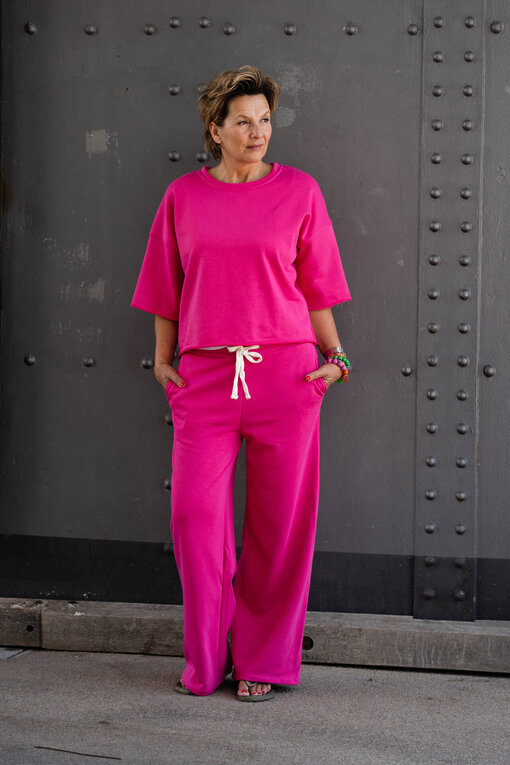 Coole Sweathose “ELIANA” pink (GW240) / Kurzarm Sweater “NOOR” (GW26)