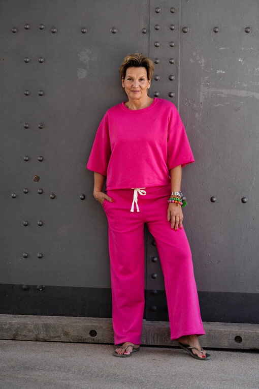Coole Sweathose “ELIANA” pink (GW240) / Kurzarm Sweater “NOOR” (GW26)