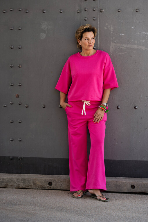 Coole Sweathose “ELIANA” pink (GW240) / Kurzarm Sweater “NOOR” (GW26)