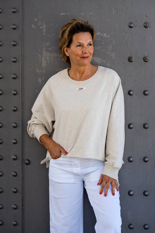 Relax Fit Sweater “LEANDRA” (10D51) / Sommer Hose “OLYMPIA” weiß (H24)