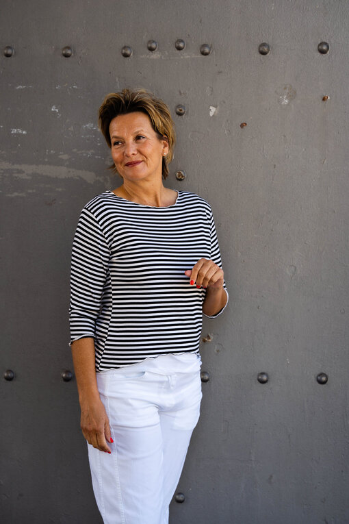 Streifenshirt “JANICE” schwarz/weiß (BA12) / Sommer Hose “OLYMPIA” weiß (H24)