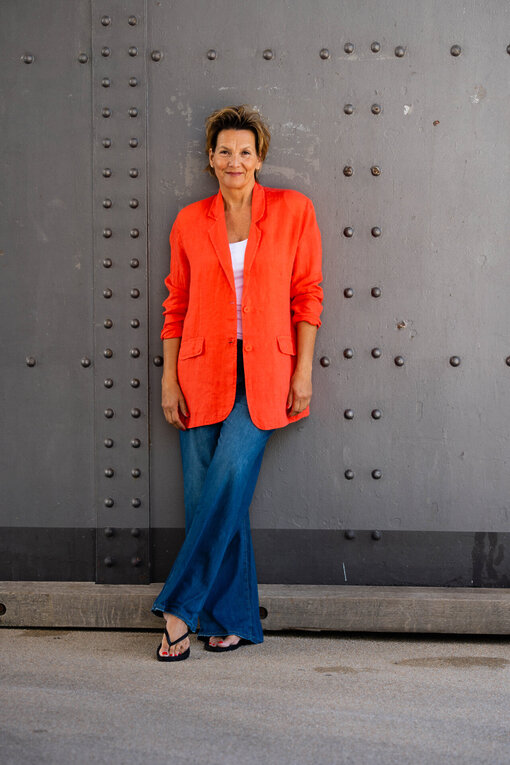 Oversized Leinenblazer “VIOLA” orange (GW62)/Jeans “KALEA”- carton blue (ER33)