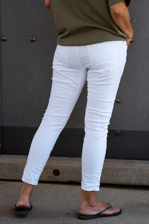 Bequeme Hose “CINZIA” weiß (H35) / Cooler Kurzarm Sweater “SOHO” khaki (GW63)