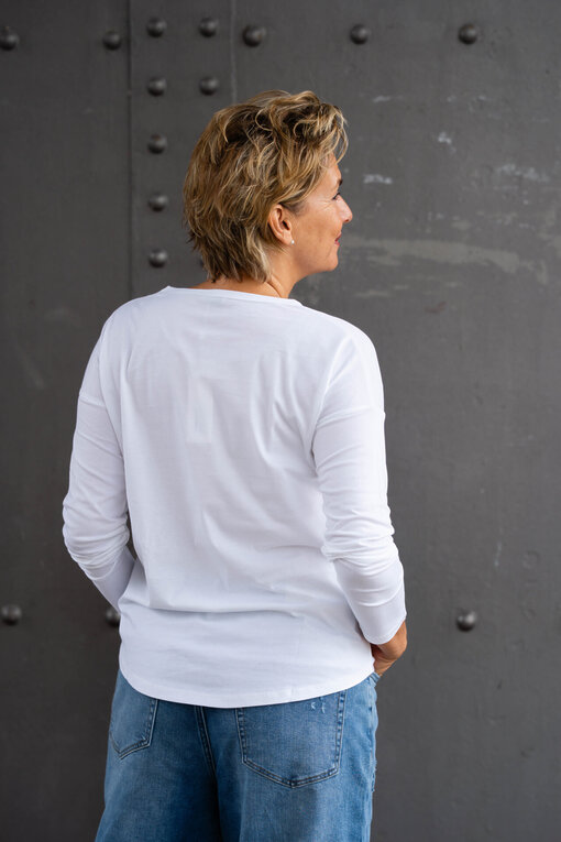 Lockeres Langarmshirt “VICTORIA” white (PI14)/Jeans “KALEA” – middle blue (ER16)